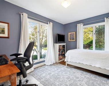 686 Hill Street - Photo Thumbnail 7