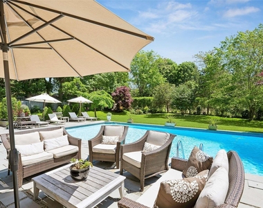686 Hill Street - Photo Thumbnail 16