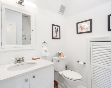 686 Hill Street - Photo Thumbnail 13
