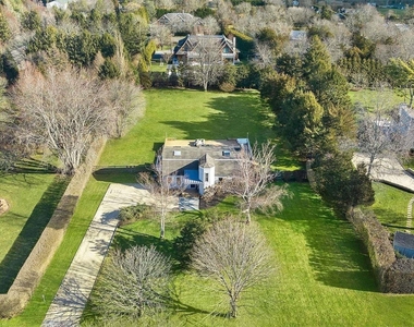 43 Robin Drive - Photo Thumbnail 3