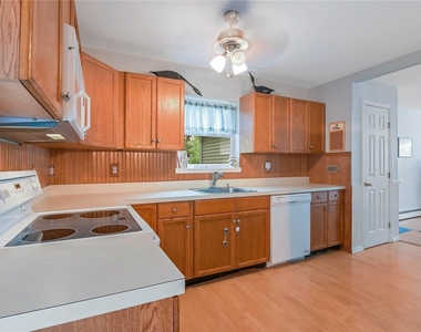 530 Stillwater Avenue - Photo Thumbnail 4