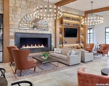 303 Arrowhead Lane - Photo Thumbnail 11