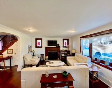 1975 Youngs Avenue - Photo Thumbnail 9