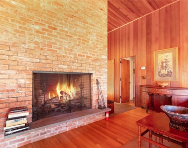 189 Old Harbor Road - Photo Thumbnail 8