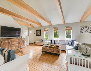 355 Windjammer Drive - Photo Thumbnail 10