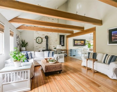 355 Windjammer Drive - Photo Thumbnail 8