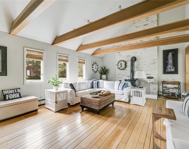 355 Windjammer Drive - Photo Thumbnail 9