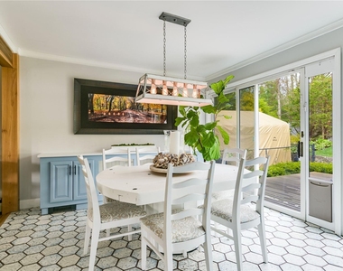 355 Windjammer Drive - Photo Thumbnail 7