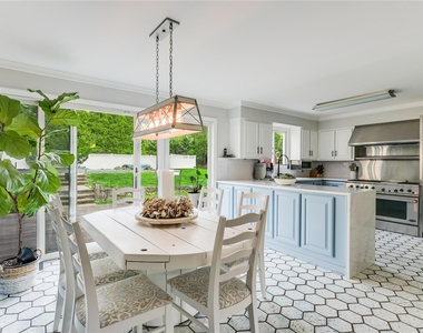 355 Windjammer Drive - Photo Thumbnail 5