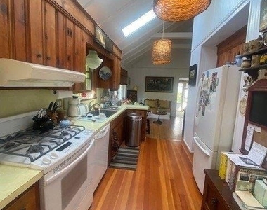 970 Surfview Walk - Photo Thumbnail 5