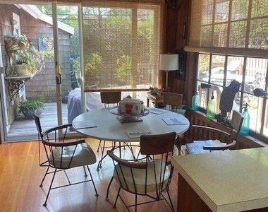 970 Surfview Walk - Photo Thumbnail 6
