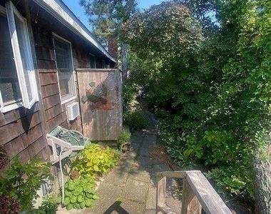 970 Surfview Walk - Photo Thumbnail 12