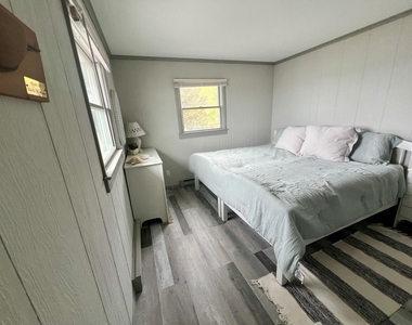 1355 Watersedge Way - Photo Thumbnail 9