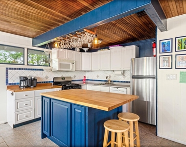 12 Seneca Street - Photo Thumbnail 3