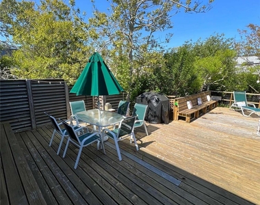 731 Ocean Breeze Walk - Photo Thumbnail 17