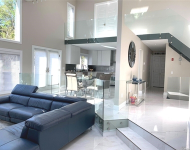3655 Pequash Avenue - Photo Thumbnail 29
