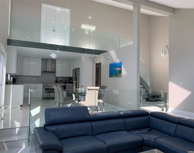 3655 Pequash Avenue - Photo Thumbnail 10