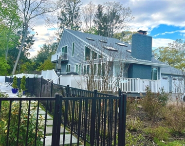 3655 Pequash Avenue - Photo Thumbnail 2