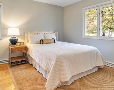 8 Coolidge Lane - Photo Thumbnail 16