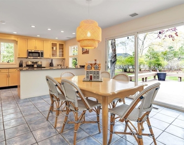 8 Coolidge Lane - Photo Thumbnail 9
