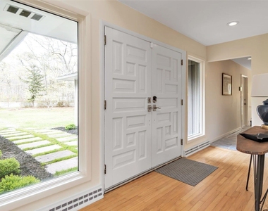8 Coolidge Lane - Photo Thumbnail 5