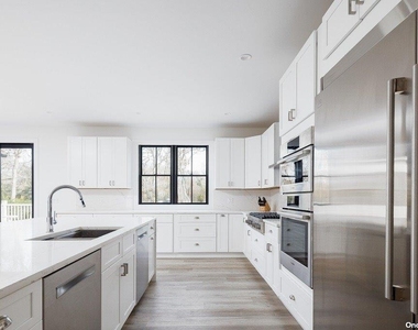 650 Pine Avenue - Photo Thumbnail 2
