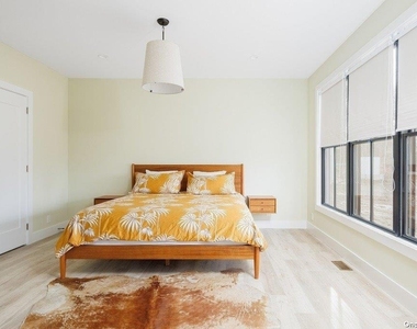 650 Pine Avenue - Photo Thumbnail 8