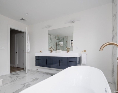 650 Pine Avenue - Photo Thumbnail 17