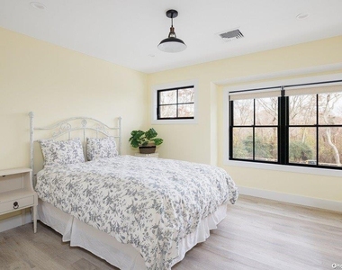 650 Pine Avenue - Photo Thumbnail 22