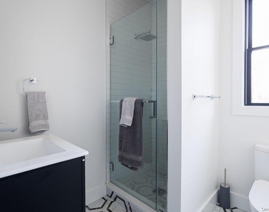650 Pine Avenue - Photo Thumbnail 12