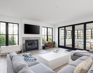 650 Pine Avenue - Photo Thumbnail 5