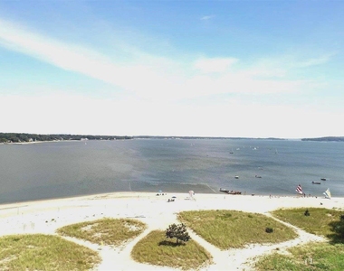 650 Pine Avenue - Photo Thumbnail 32