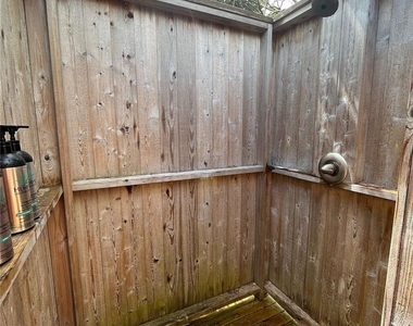 985 Surfview Walk - Photo Thumbnail 12
