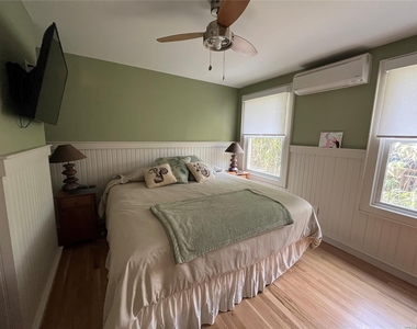 985 Surfview Walk - Photo Thumbnail 5