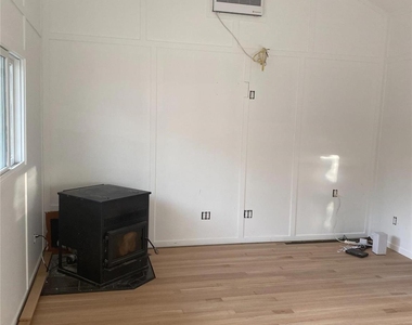 18 Erie Street - Photo Thumbnail 9