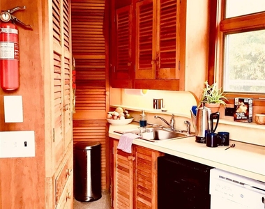 18 Erie Street - Photo Thumbnail 8
