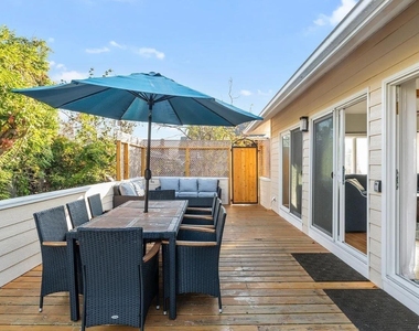 485 Bayberry Walk - Photo Thumbnail 12