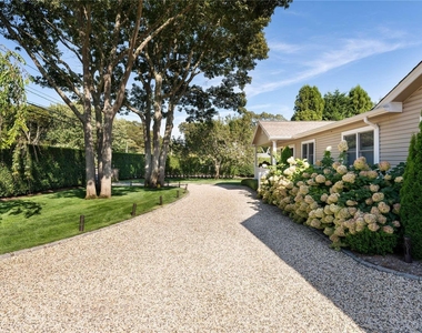 60 Lynncliff Road - Photo Thumbnail 2
