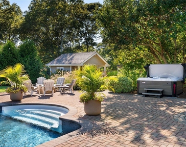60 Lynncliff Road - Photo Thumbnail 13