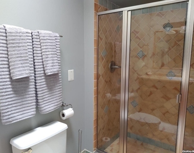 813 Shore Road - Photo Thumbnail 10