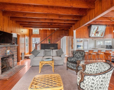 300 Cottage Walk - Photo Thumbnail 2