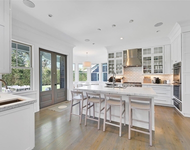 52 Quogue Street - Photo Thumbnail 4