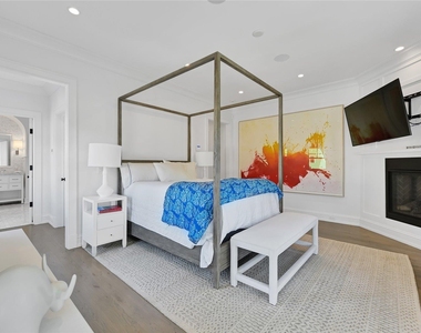 52 Quogue Street - Photo Thumbnail 8