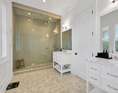 52 Quogue Street - Photo Thumbnail 12