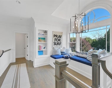 52 Quogue Street - Photo Thumbnail 13