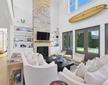 52 Quogue Street - Photo Thumbnail 2