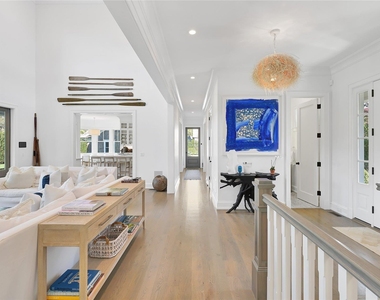 52 Quogue Street - Photo Thumbnail 3