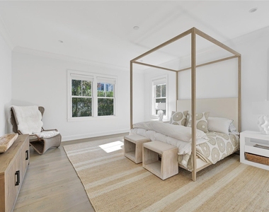 52 Quogue Street - Photo Thumbnail 10