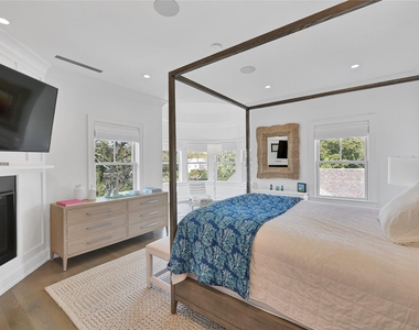 52 Quogue Street - Photo Thumbnail 7