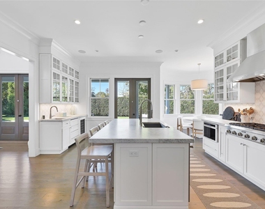 52 Quogue Street - Photo Thumbnail 5